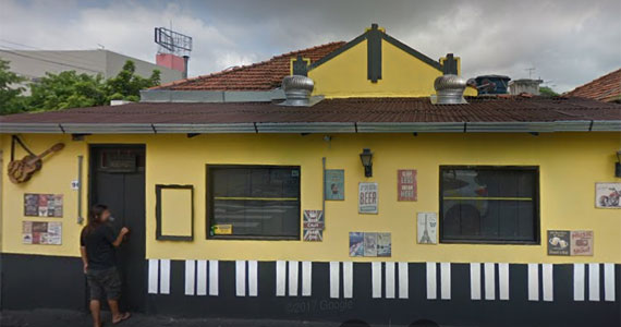 Casa Amarela Pub