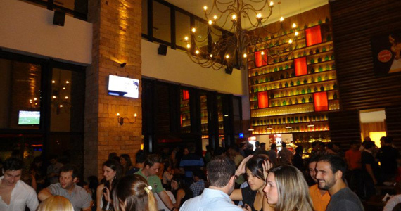 Samba de Verdade aos sábados no Deck Bar Itaim Samba de Verdade aos sábados no Deck Bar Itaim