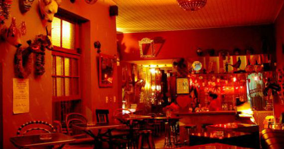 Bar Drosophyla oferece pescados e bebidas diversas para o happy hour Bar Drosophyla oferece pescados e bebidas diversas para o happy hour