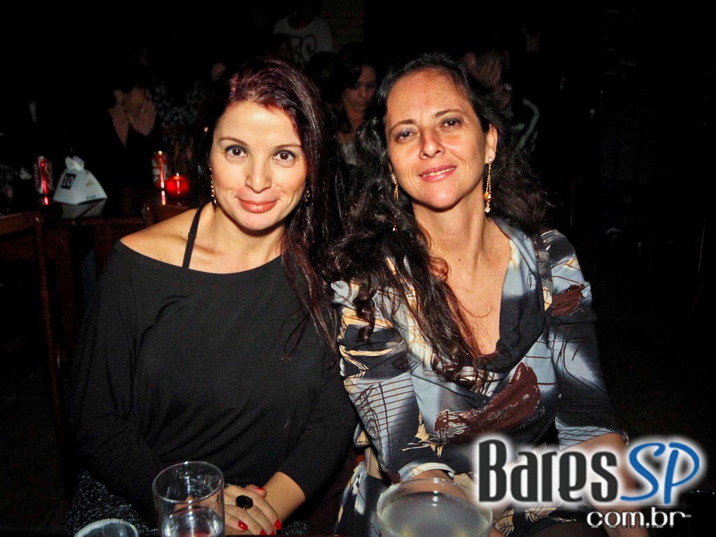 Banda de pop rock e Flashback até os tempos atuais com DJ convidado no Buena Vista Club Banda de pop rock e Flashback até os tempos atuais com DJ convidado no Buena Vista Club