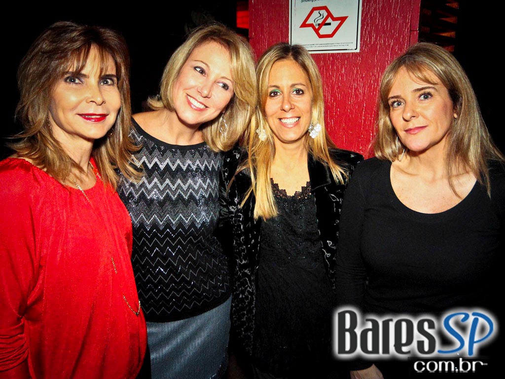 Banda de pop rock e Flashback até os tempos atuais com DJ convidado no Buena Vista Club Banda de pop rock e Flashback até os tempos atuais com DJ convidado no Buena Vista Club