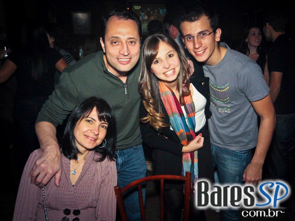 Banda de pop rock e Flashback até os tempos atuais com DJ convidado no Buena Vista Club Banda de pop rock e Flashback até os tempos atuais com DJ convidado no Buena Vista Club