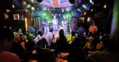 Banda Sicker no palco do Gillans na noite de s�bado
