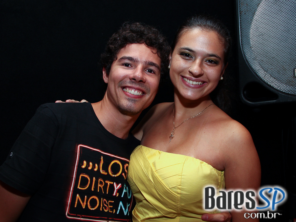 Sábado animado com muita música no Bar Camará Sábado animado com muita música no Bar Camará