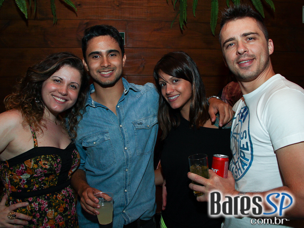 Sábado animado com muita música no Bar Camará Sábado animado com muita música no Bar Camará
