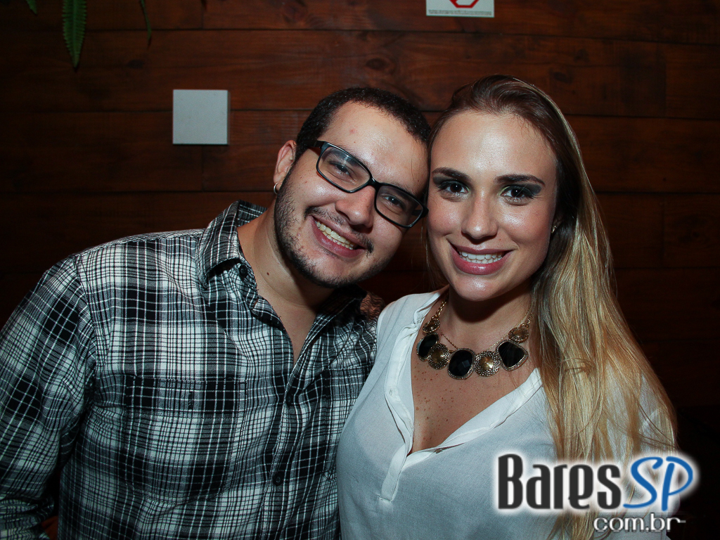 Sábado animado com muita música no Bar Camará Sábado animado com muita música no Bar Camará