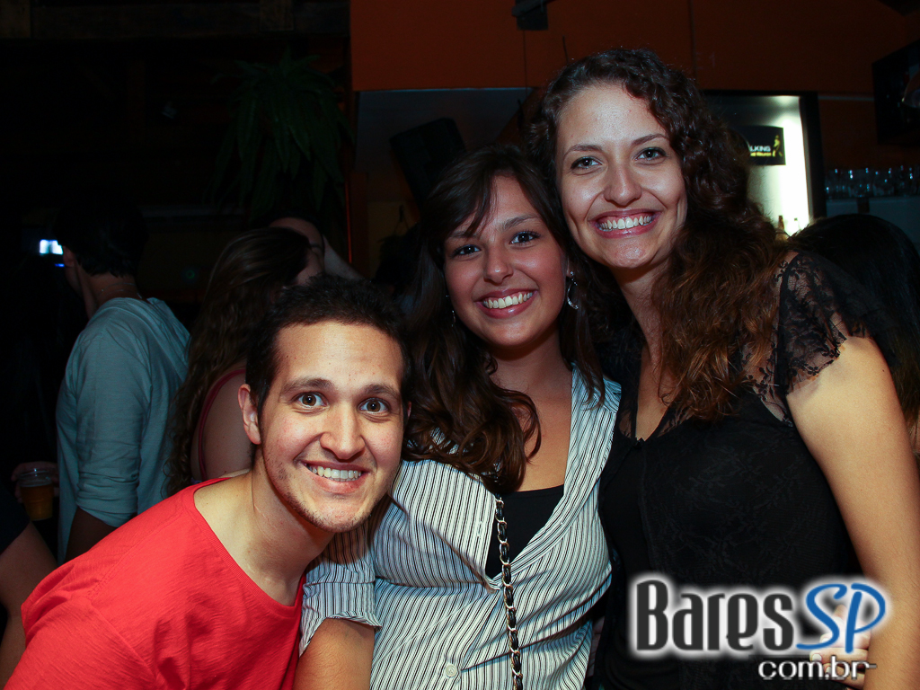 Sábado animado com muita música no Bar Camará Sábado animado com muita música no Bar Camará
