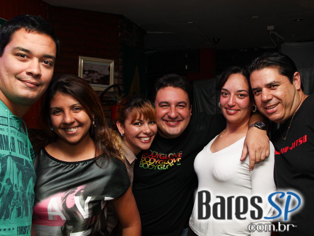 Banda Meio Termo se apresentou no Capital da Villa com muito pop rock no sábado Banda Meio Termo se apresentou no Capital da Villa com muito pop rock no sábado