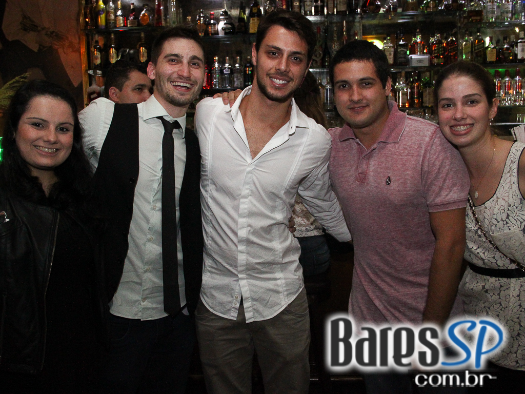 Banda Vó Tereza se apresentou no Ton Ton Jazz & Music Bar na terça-feira Banda Vó Tereza se apresentou no Ton Ton Jazz & Music Bar na terça-feira