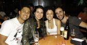 Carlos & Renan e banda Crossbara noite de s�bado no Capital da Villa animaram 