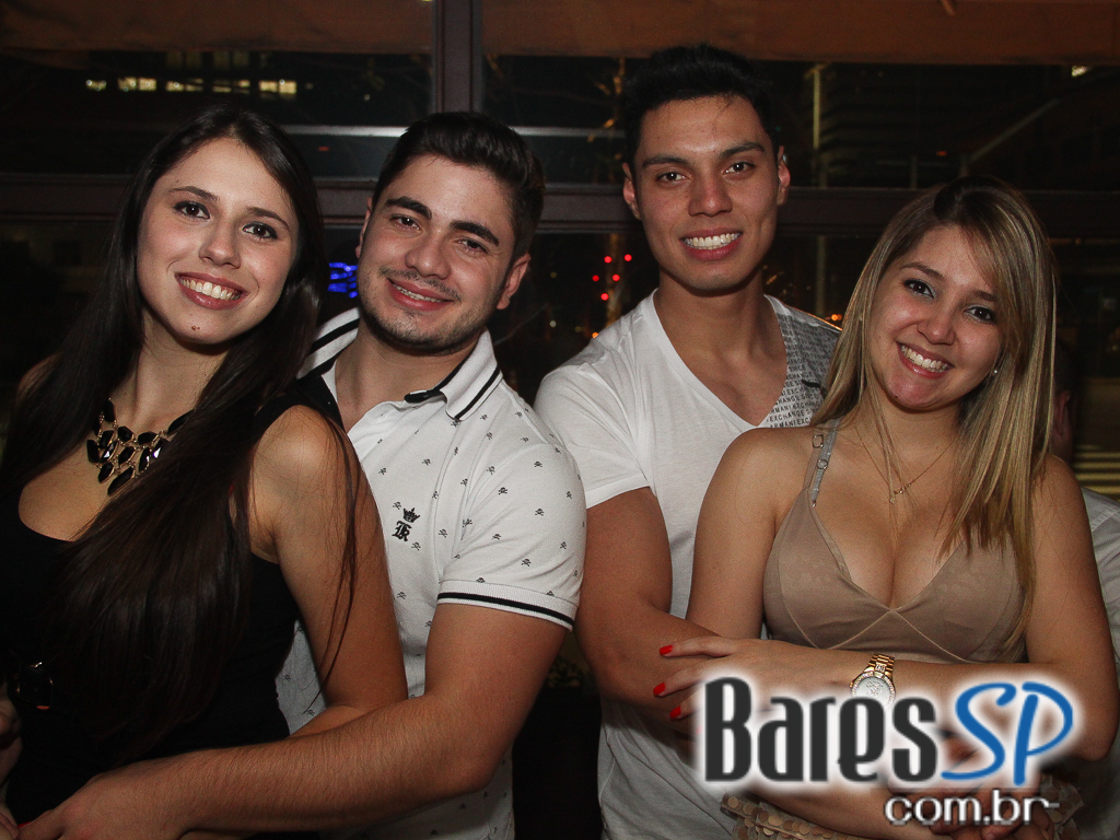 Maevva Bar apresentou na tarde de sábado o Projeto Samba de Barriga Cheia Maevva Bar apresentou na tarde de sábado o Projeto Samba de Barriga Cheia
