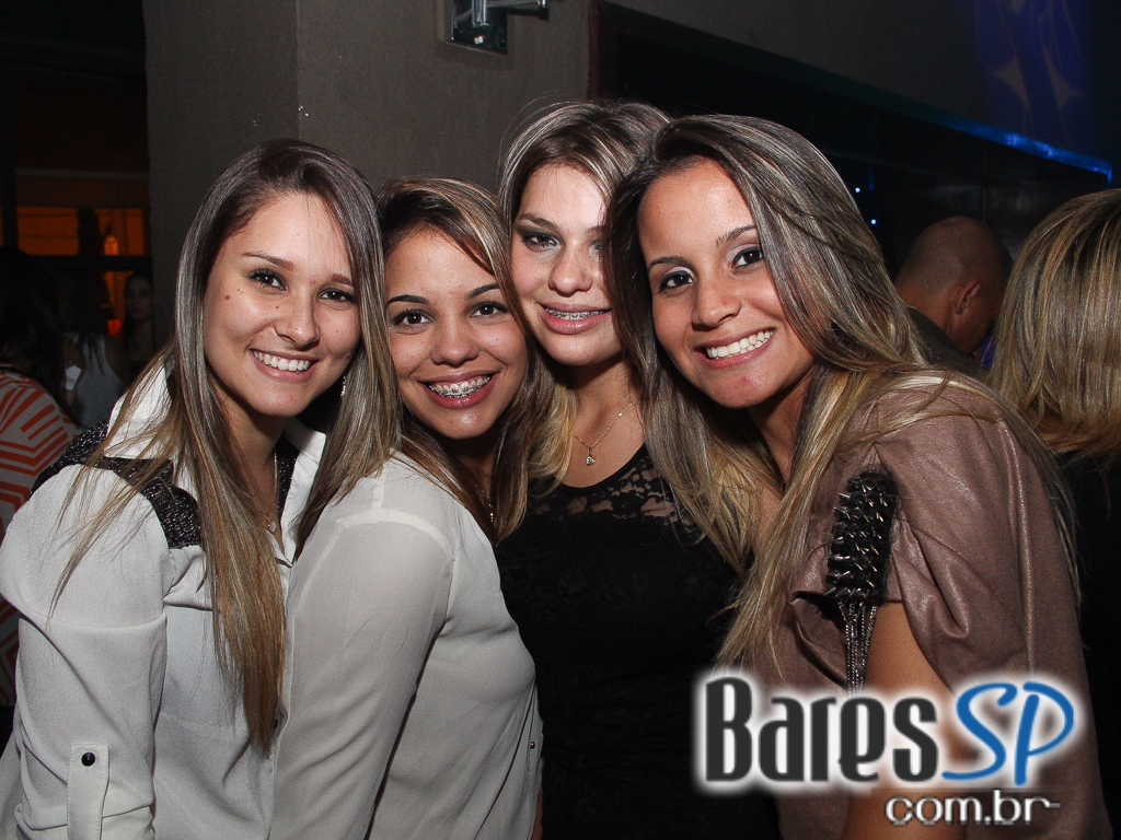 Maevva Bar apresentou na tarde de sábado o Projeto Samba de Barriga Cheia Maevva Bar apresentou na tarde de sábado o Projeto Samba de Barriga Cheia
