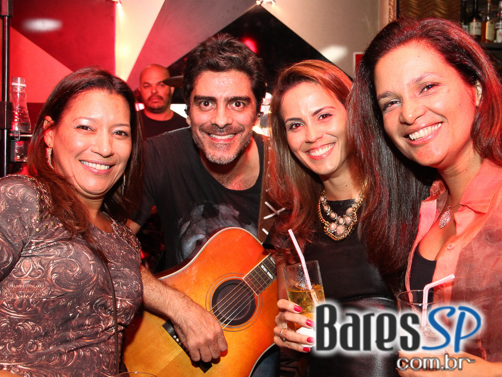 Piove recebeu na quinta-feira Francine, Junno, Faibe e Samba do Piove Piove recebeu na quinta-feira Francine, Junno, Faibe e Samba do Piove