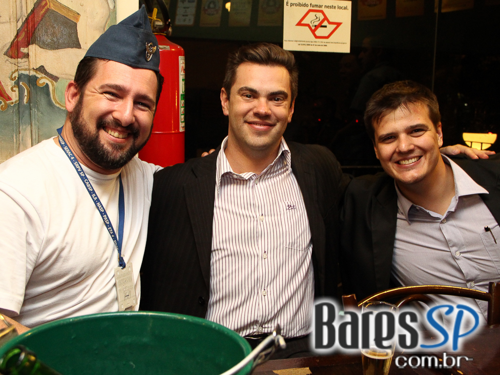 BarBirô recebeu na noite de quinta-feira a banda Vintage Box BarBirô recebeu na noite de quinta-feira a banda Vintage Box