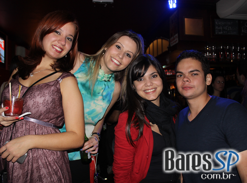 Sal Vicent & Banda Bubbles levam muito rock para o sábado do Republic Pub Sal Vicent & Banda Bubbles levam muito rock para o sábado do Republic Pub