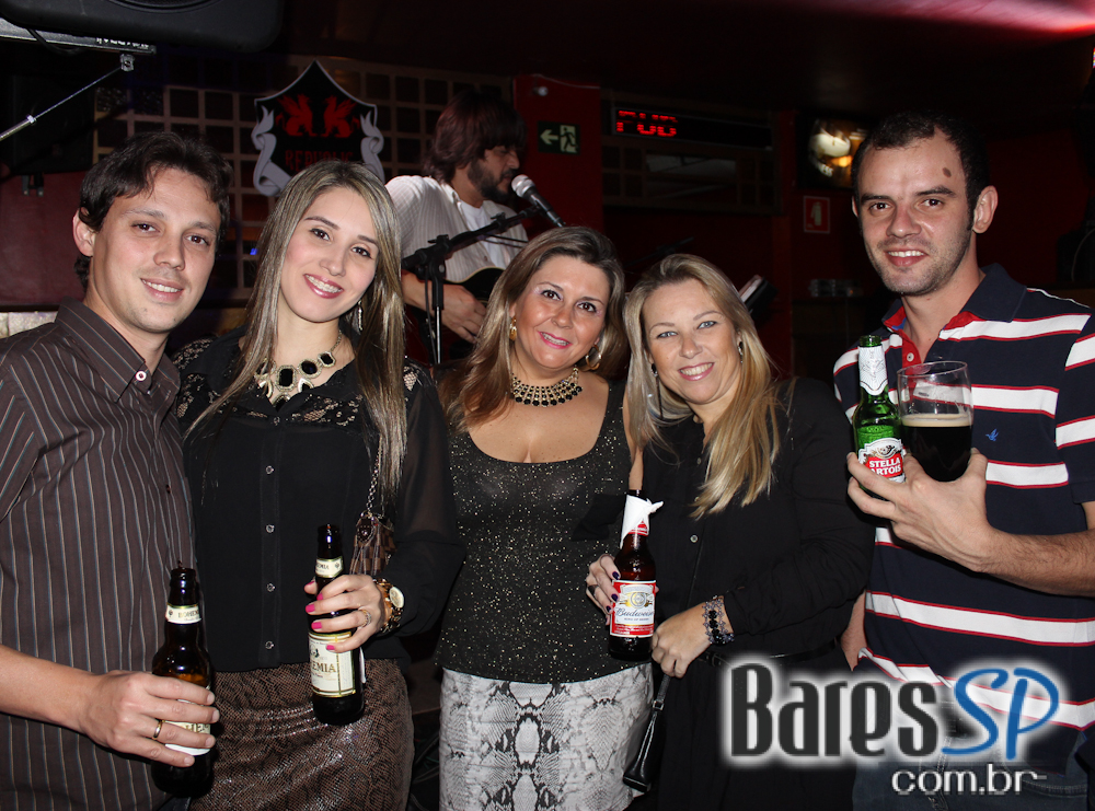 Sal Vicent & Banda Bubbles levam muito rock para o sábado do Republic Pub Sal Vicent & Banda Bubbles levam muito rock para o sábado do Republic Pub