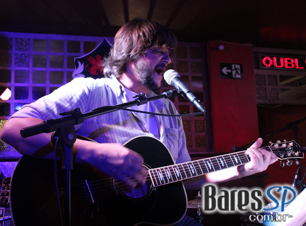Sal Vicent & Banda Bubbles levam muito rock para o sábado do Republic Pub Sal Vicent & Banda Bubbles levam muito rock para o sábado do Republic Pub