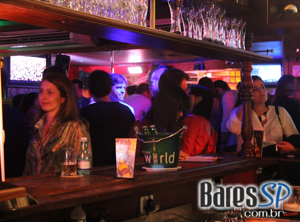 Sal Vicent & Banda Bubbles levam muito rock para o sábado do Republic Pub Sal Vicent & Banda Bubbles levam muito rock para o sábado do Republic Pub