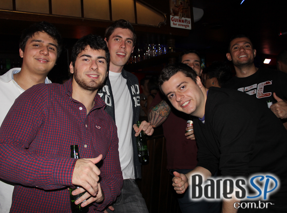 Sal Vicent & Banda Bubbles levam muito rock para o sábado do Republic Pub Sal Vicent & Banda Bubbles levam muito rock para o sábado do Republic Pub