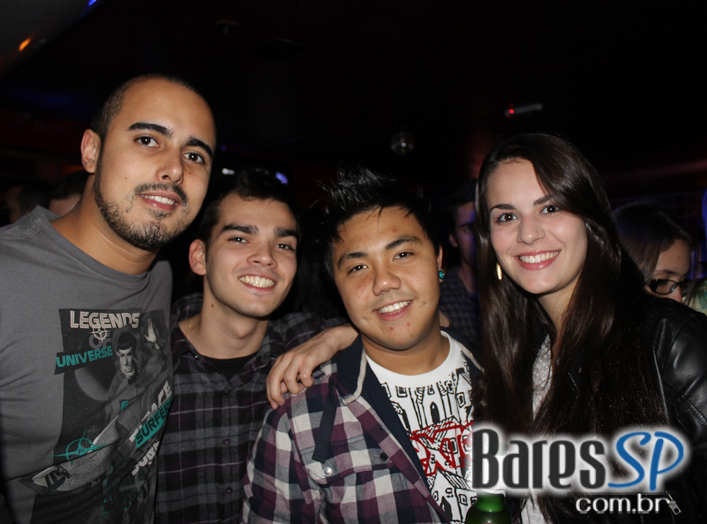 Sal Vicent & Banda Bubbles levam muito rock para o sábado do Republic Pub Sal Vicent & Banda Bubbles levam muito rock para o sábado do Republic Pub