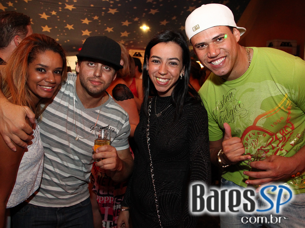 Carllão Maneiro, Aldo Bueno, Dayse do Banjo, Banda Traço de União e convidado Sombra Carllão Maneiro, Aldo Bueno, Dayse do Banjo, Banda Traço de União e convidado Sombra