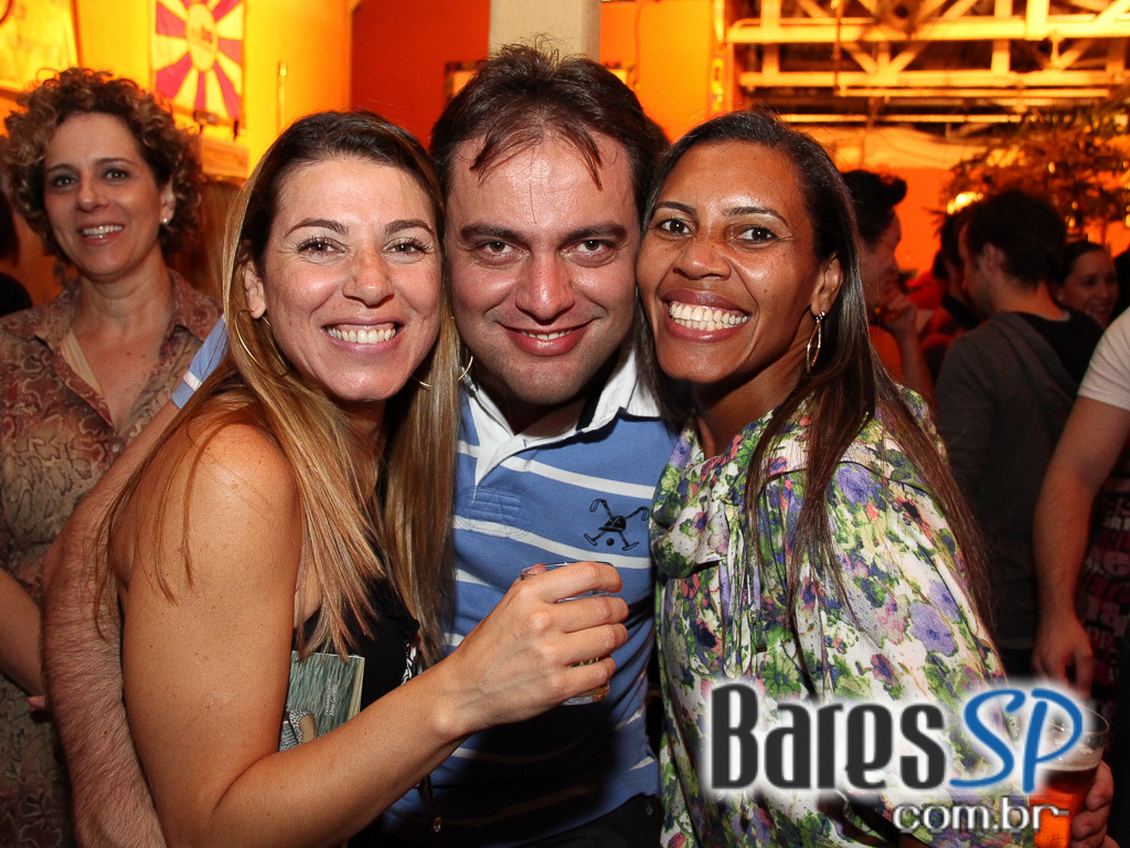 Carllão Maneiro, Aldo Bueno, Dayse do Banjo, Banda Traço de União e convidado Sombra Carllão Maneiro, Aldo Bueno, Dayse do Banjo, Banda Traço de União e convidado Sombra