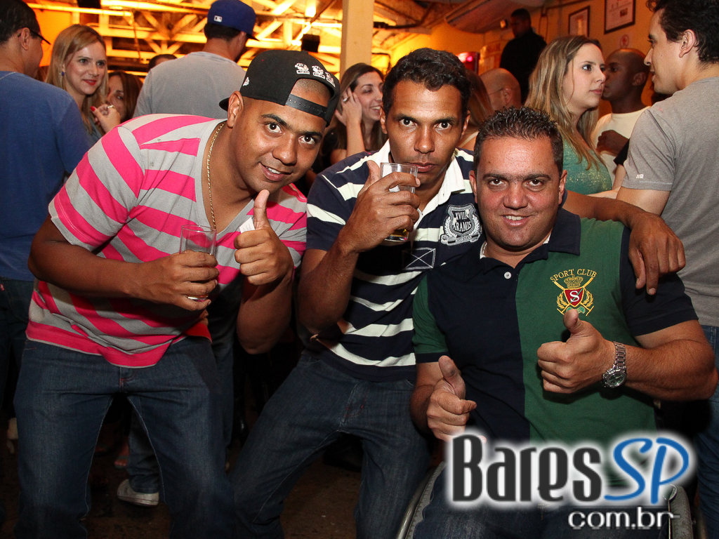 Carllão Maneiro, Aldo Bueno, Dayse do Banjo, Banda Traço de União e convidado Sombra Carllão Maneiro, Aldo Bueno, Dayse do Banjo, Banda Traço de União e convidado Sombra