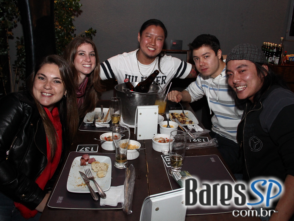 Bar BQ de Moema ofereceu espetinhos, porções e drinks assinados pelo bartender Daniel Lucas Bar BQ de Moema ofereceu espetinhos, porções e drinks assinados pelo bartender Daniel Lucas