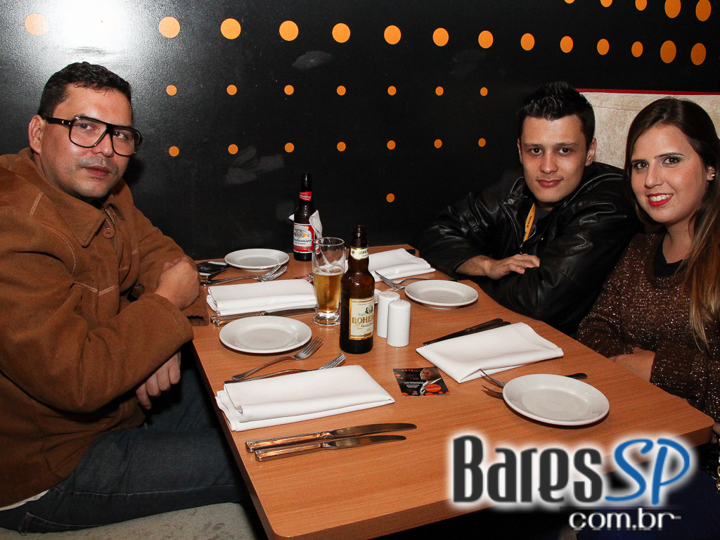 Banda Aliados se apresentou na sexta-feira no Na Mata Café com muito hard core e guitarras melódicas Banda Aliados se apresentou na sexta-feira no Na Mata Café com muito hard core e guitarras melódicas