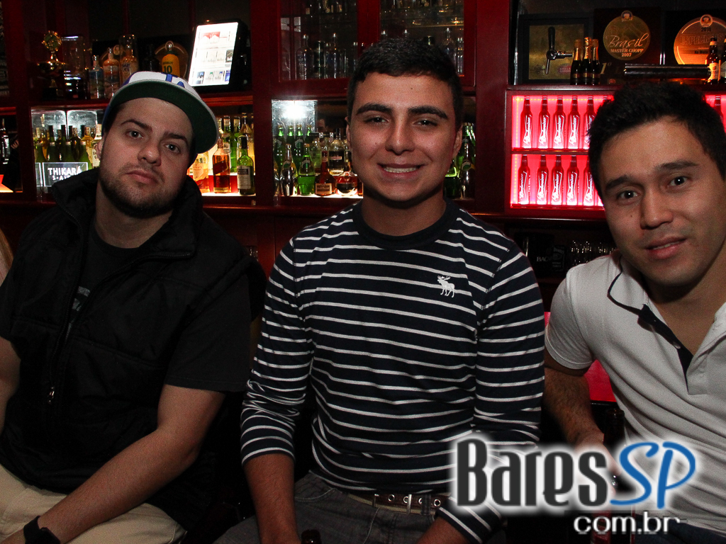 Banda Aliados se apresentou na sexta-feira no Na Mata Café com muito hard core e guitarras melódicas Banda Aliados se apresentou na sexta-feira no Na Mata Café com muito hard core e guitarras melódicas