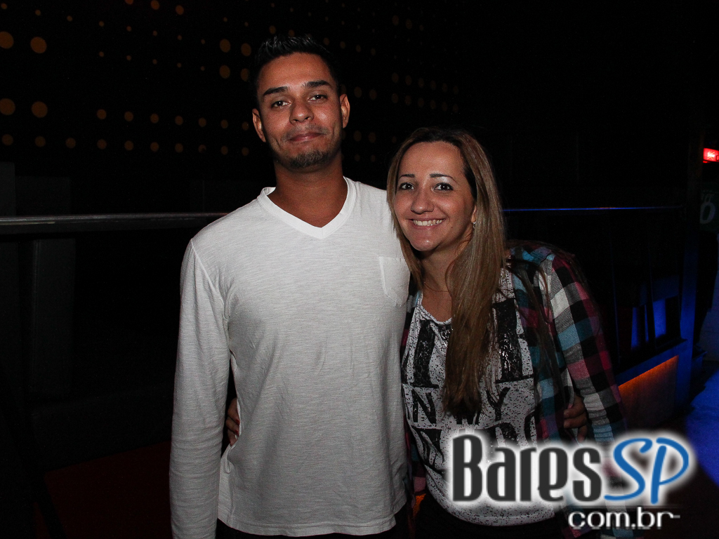 Banda Aliados se apresentou na sexta-feira no Na Mata Café com muito hard core e guitarras melódicas Banda Aliados se apresentou na sexta-feira no Na Mata Café com muito hard core e guitarras melódicas
