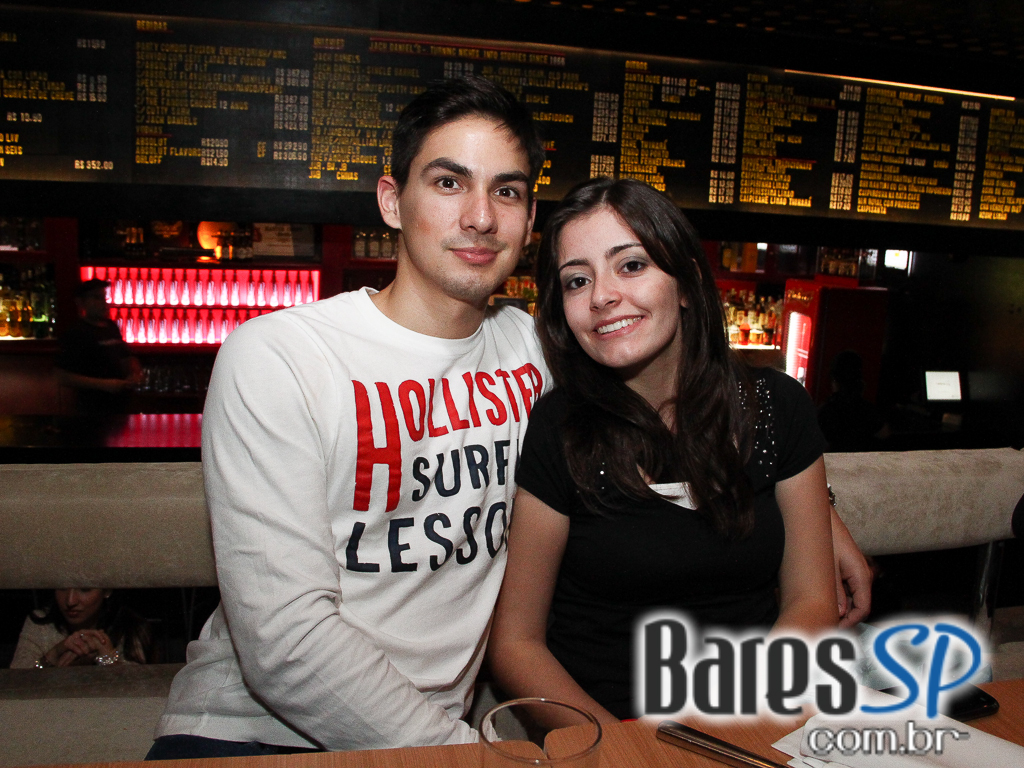 Banda Aliados se apresentou na sexta-feira no Na Mata Café com muito hard core e guitarras melódicas Banda Aliados se apresentou na sexta-feira no Na Mata Café com muito hard core e guitarras melódicas