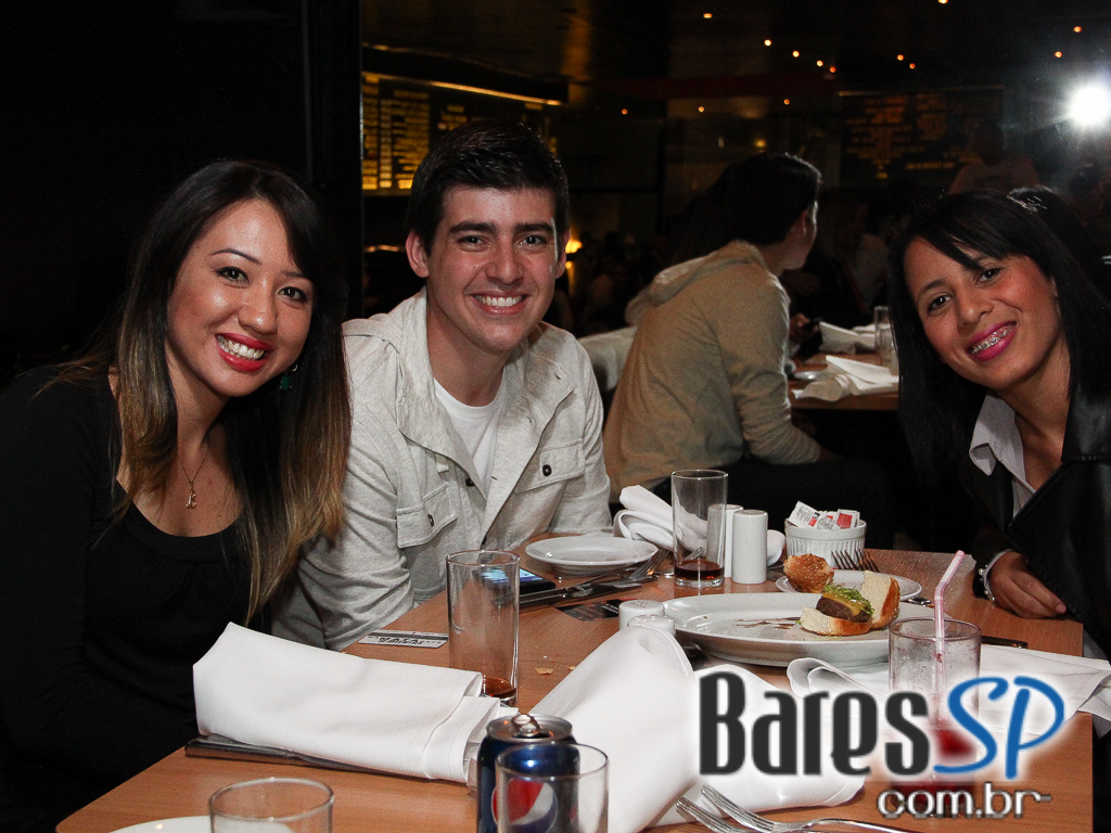 Banda Aliados se apresentou na sexta-feira no Na Mata Café com muito hard core e guitarras melódicas Banda Aliados se apresentou na sexta-feira no Na Mata Café com muito hard core e guitarras melódicas