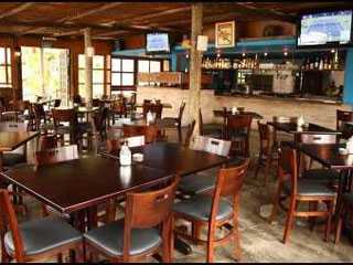 Azure Bar & Restaurante 
