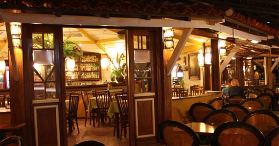 Deck Bar e Restaurante
