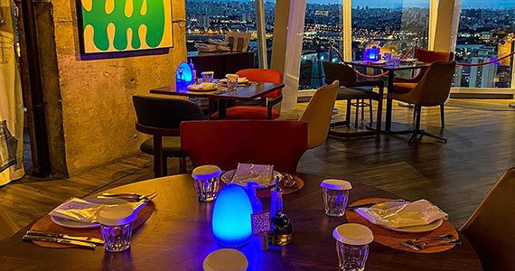LASSÙ - Restaurante giratório no 28° andar com a melhor vista de SP 📍