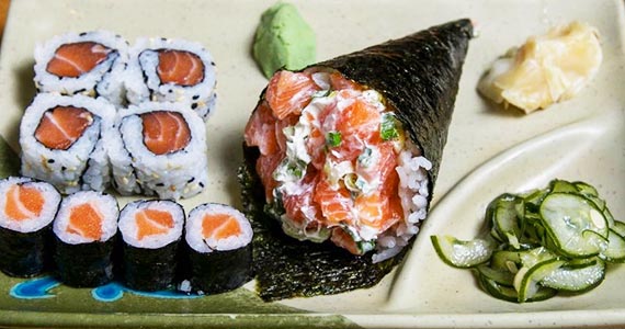 Já conhecem o YabaiYa? Restaurante serve comida japonesa quente