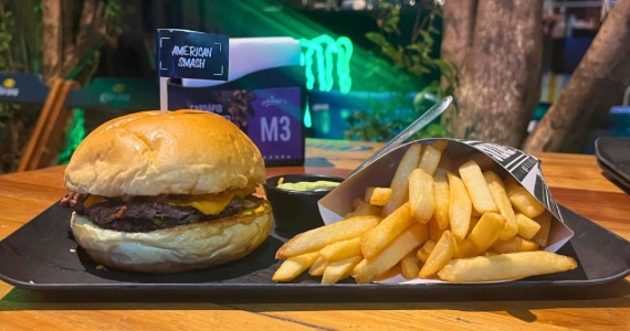 Johnny.C BBQ Burger Beer