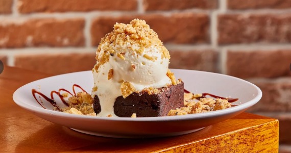 Fan Hour - Games and Burgers