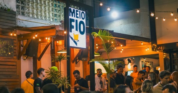 Meio Fio Bar Meio Fio Bar
