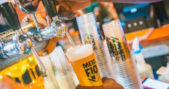 Meio Fio Bar Meio Fio Bar