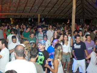 Programação Musical do Tostex Praia apresenta temporada 2009 do verão, em Trancoso Programação Musical do Tostex Praia apresenta temporada 2009 do verão, em Trancoso