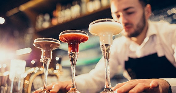 Contratação de profissionais sem vínculo de emprego no bar e restaurante