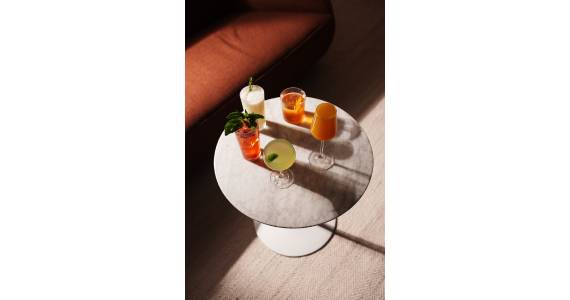 Lindoya Verão dá sequência à parceria com Ale D'Agostino em nova fase de campanha nas redes sociais 