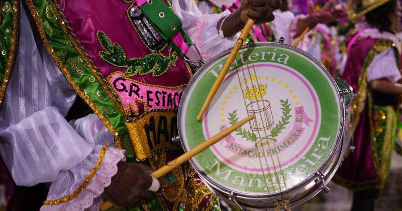 Bateria da Mangueira faz show de Pré-Carnaval em SP no Bar Mangueira Eventos BaresSP 570x300 imagem