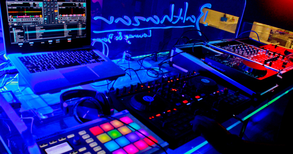 Festa Flash Night recebe DJ Wagnão para animar o sábado do Sr. Balthazar Eventos BaresSP 570x300 imagem
