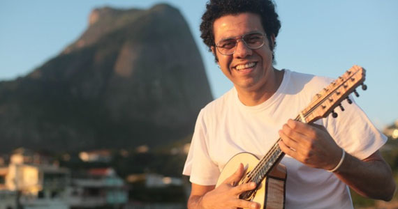 Hamilton de Holanda homenageia Chico Buarque em show de samba no Theatro Net São Paulo Eventos BaresSP 570x300 imagem