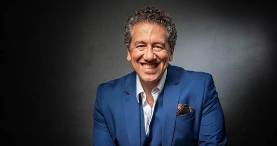 Altemar Dutra Jr homenageia Sinatra em noite especial no Teatro B32