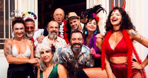 Banda Glória narra a história do Carnaval brasileiro em show especial no Blue Note