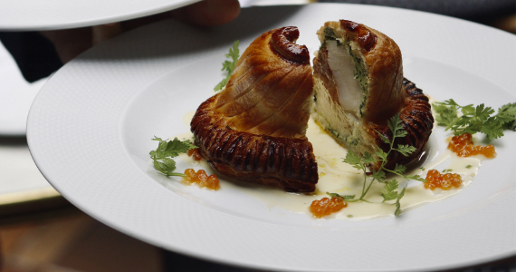 Bistrot de Paris, apresenta menu especial com cinco etapas para o dia dos namorados